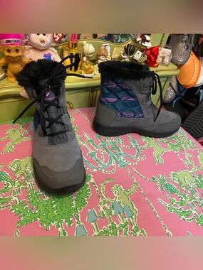 Columbia Ice Maiden Shorty Boots Woman’s Size 7.5